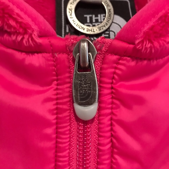 North Face Hot Pink Hooded Fleece Jacket - Picture 2 of 13